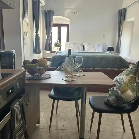 New 45 Renovated Apartment *
