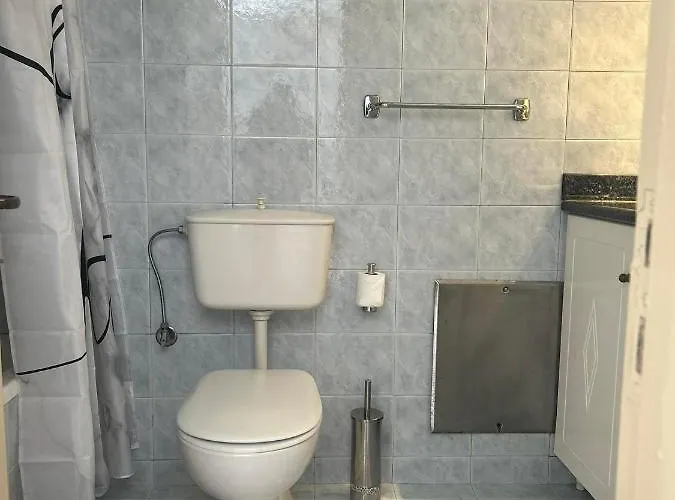 New 45 Renovated דירה לינדוס